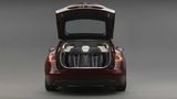 Trotz großer Akkus hat der Tesla auch einen Kofferraum