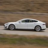 Das Tesla Model S hat eine Reichweite von mindestens 442 Kilometer