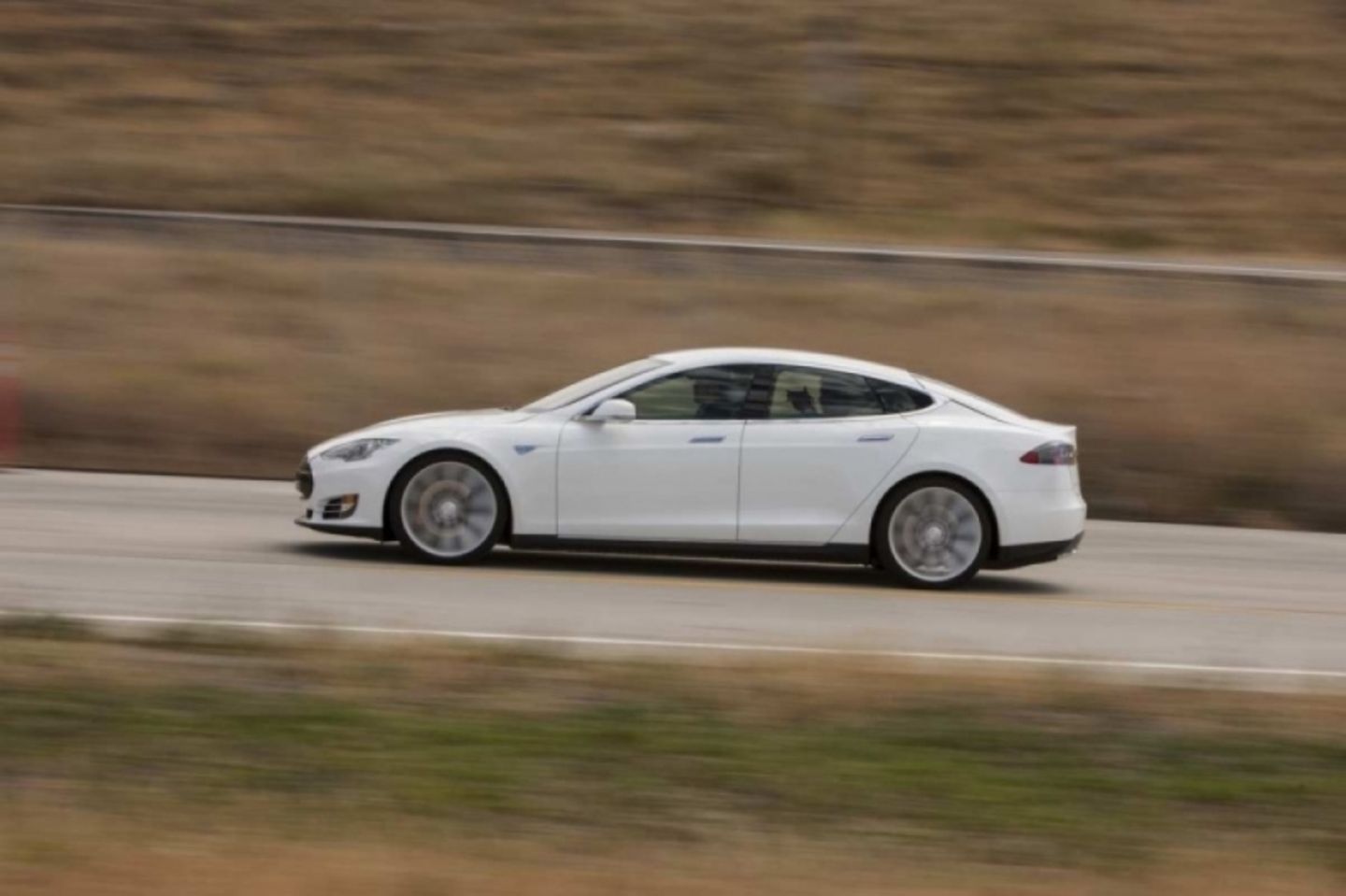 Das Tesla Model S hat eine Reichweite von mindestens 442 Kilometer