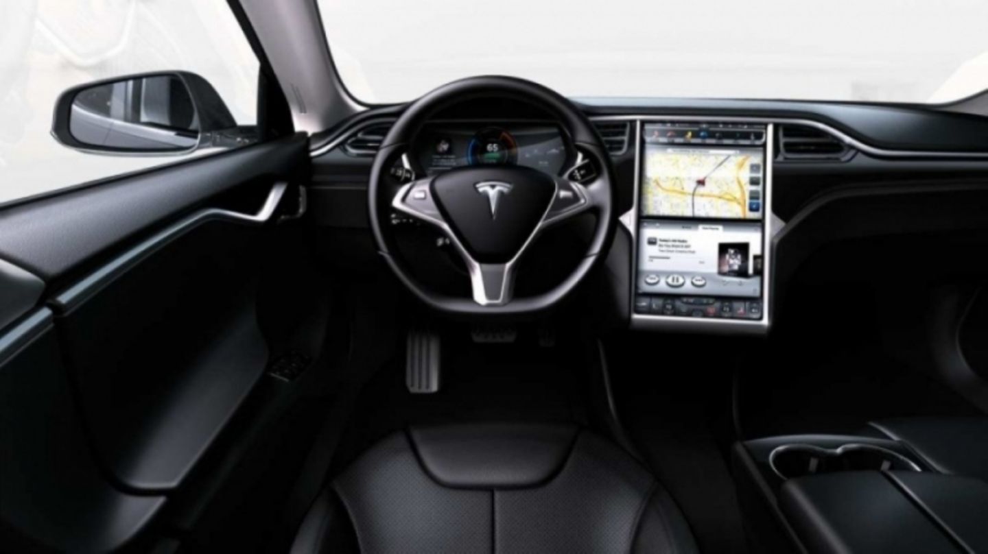 Das Cockpit des Tesla Model S