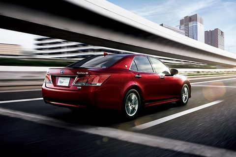 Toyota Crown 2016 - kann sich auch von hinten sehen lassen