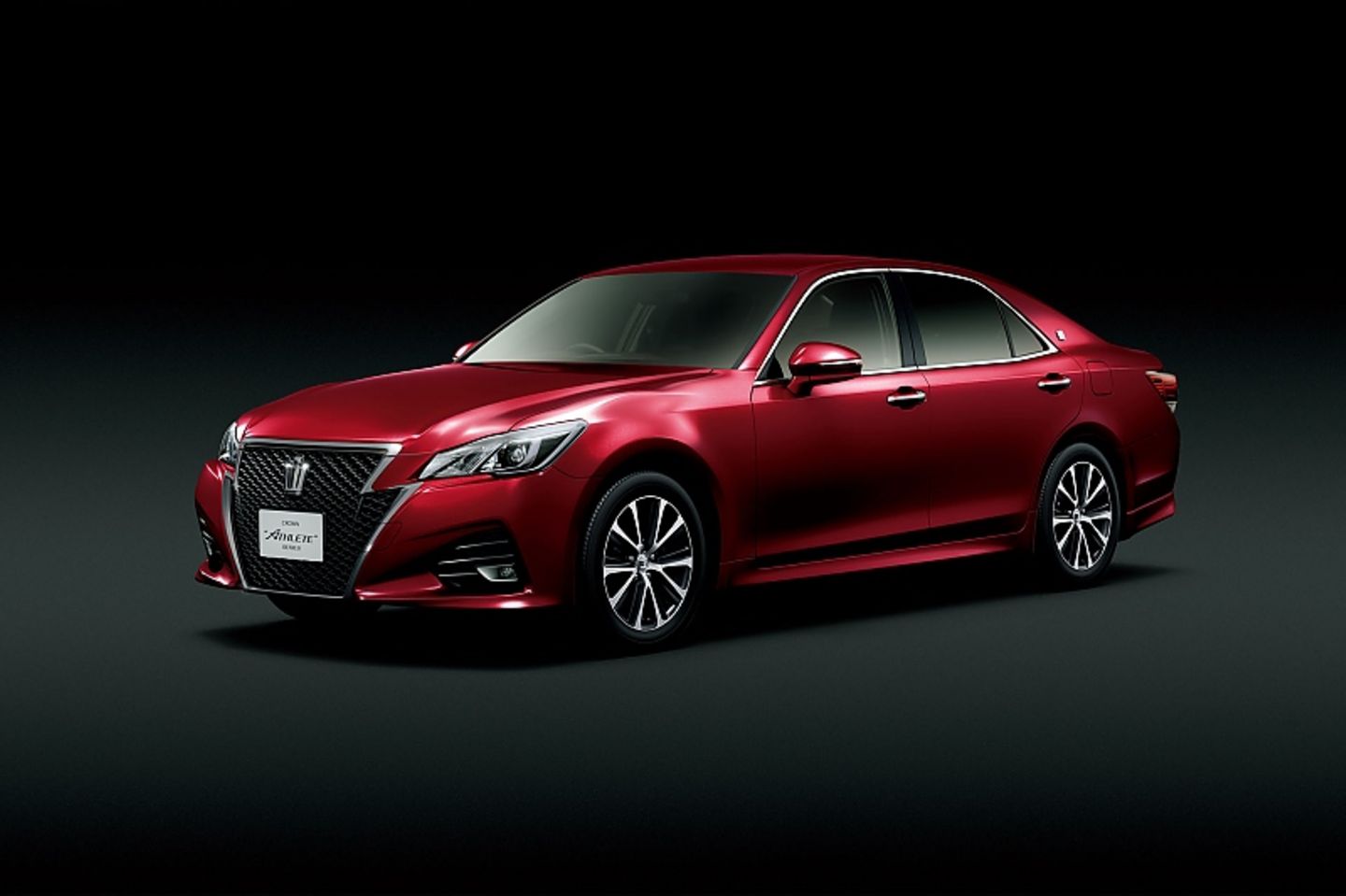 Toyota Crown 2016 - geht auch sportlich