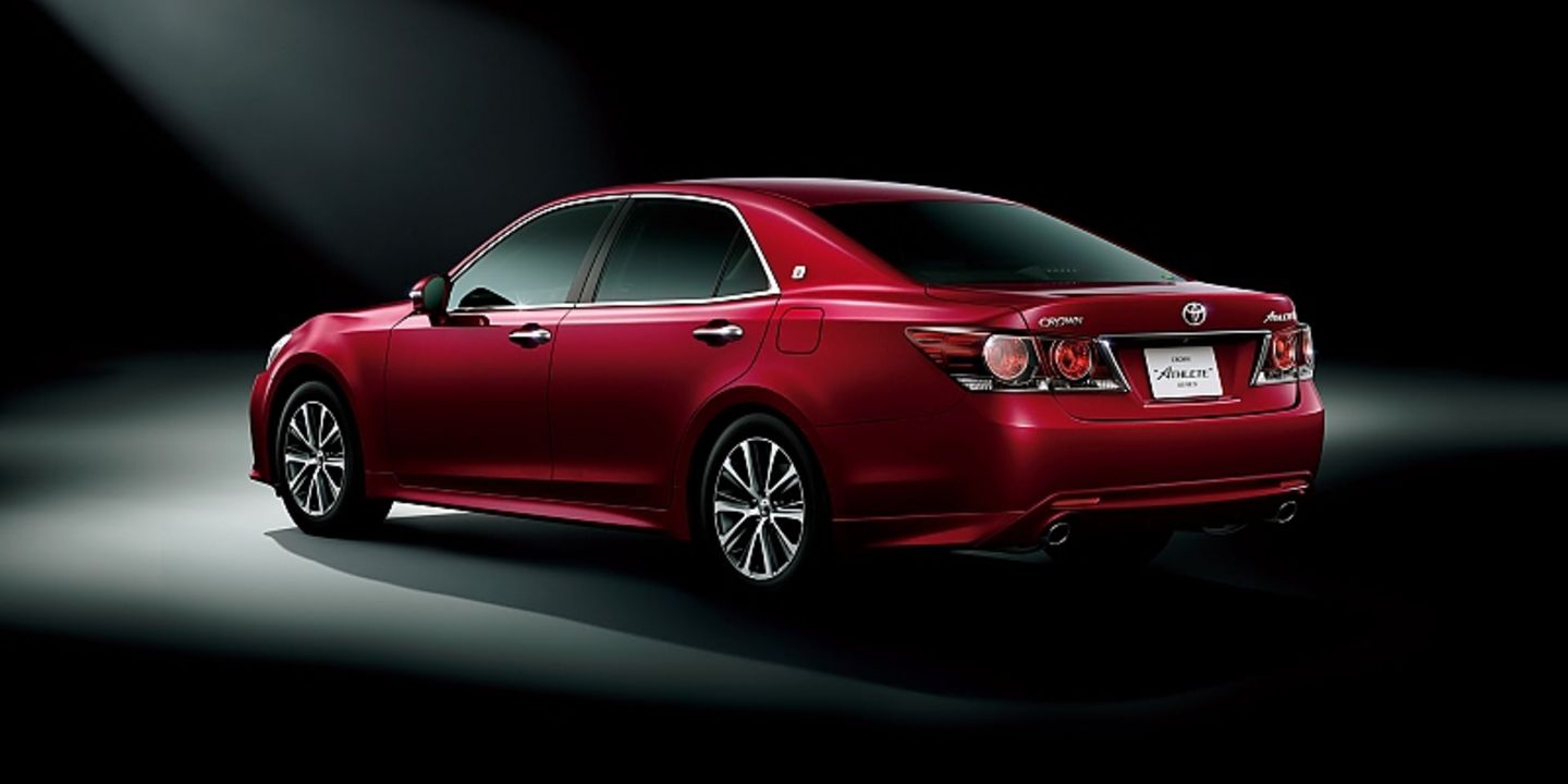 Toyota Crown 2016
