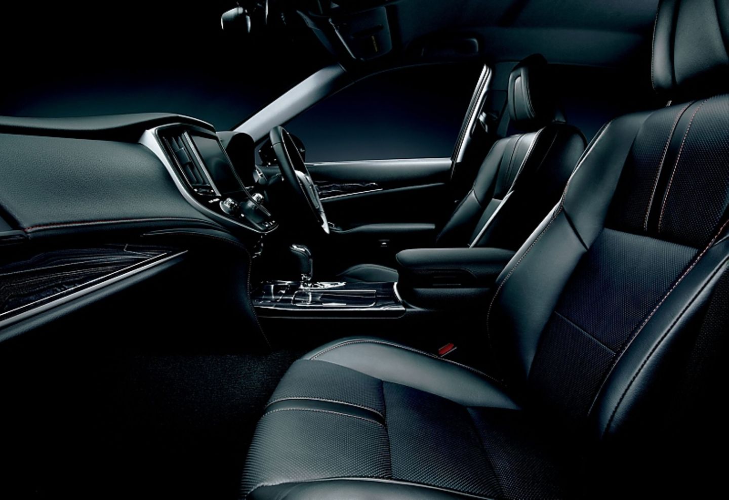Der Innenraum des Toyota Crown 2016