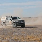 Auf den riesigen Salzplatten der Kalahari Wüste kann man den Amarok durchaus fliegen lassen