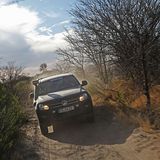 Es geht über Stock und Stein - Fahrer und Beifahrer werden ordentlich durchgerüttelt