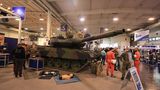 Mit 1.500 PS einer der Stärkster der Messe: Leopard 2-Panzer.