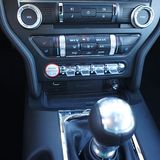 Das Interieur ist nicht bis in letzte Detail wertig, sieht aber gut aus