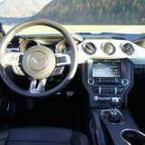 Die Sitzposition ist ziemlich hoch