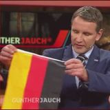 Björn Höcke zeigt bei Günther Jauch eine Deutschlandfahne
