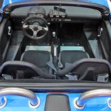 Hier finden zwei Autofans Platz.