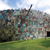 Die bunte Fassade von 2500 Quadratmetern