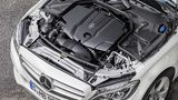 Der Vierzylinder Diesel macht aus seiner Präsenz keinen Hehl