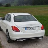 Die Mercedes C 250 d Limousine wiegt rund 1,6 Tonnen