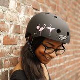 Fahrradhelme sollten wegen Ermüdung des Materials alle drei bis fünf Jahre gewechselt werden oder nach einem Sturz. Die Kosten betragen etwa 100 Euro pro Stück. Für vier Personen kostet der Spaß dann schon 400 Euro.