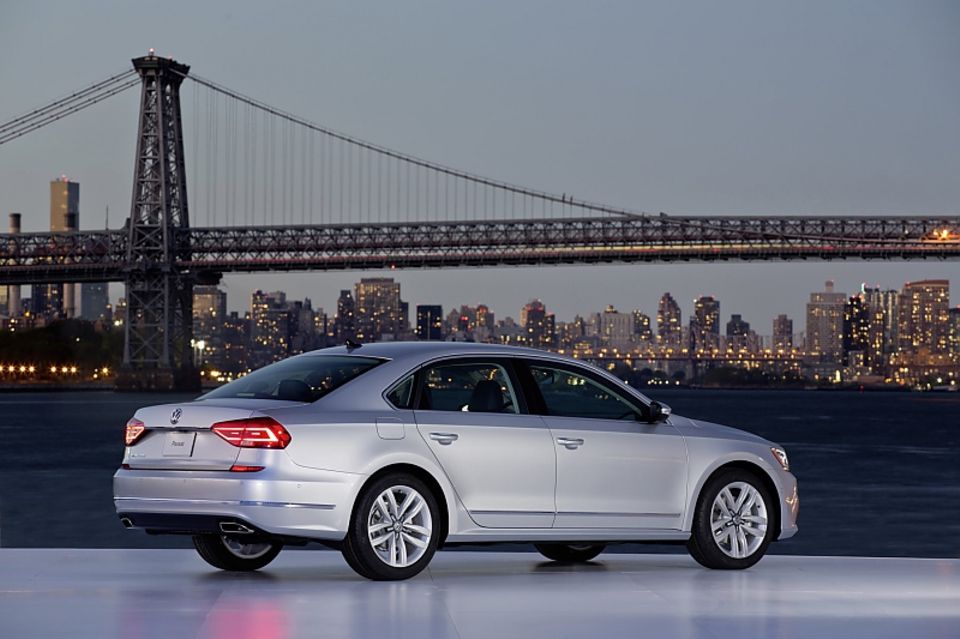 Eigentlich sollte der VW Passat in der US Version nächstes Jahr satte Einnahmen einfahren. Eigentlich sollte der VW Passat in der US Version nächstes Jahr satte Einnahmen einfahren.