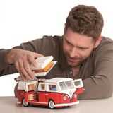 Der Lego Volkswagen T1 Campingbus lässt Männer-Herzen höher schlagen
