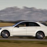 Hier arbeitet noch ein Saugmotor: Mercedes E 63 AMG 4matic.