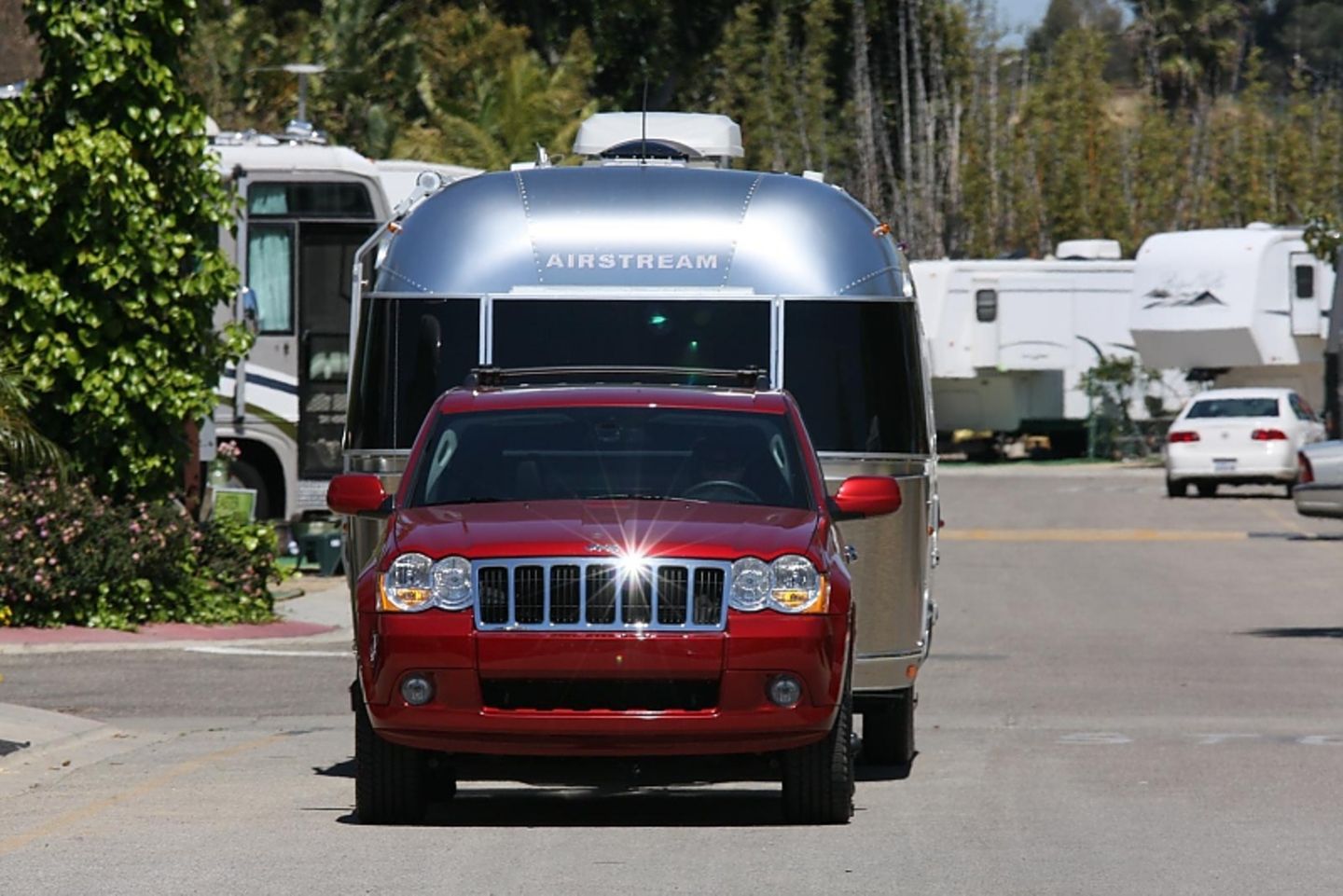 Jeep Grand Cherokee als Zugfahrzeug für den Airstream