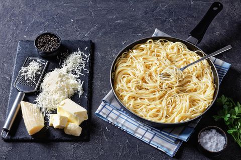 Spaghetti in einem tiefen Teller