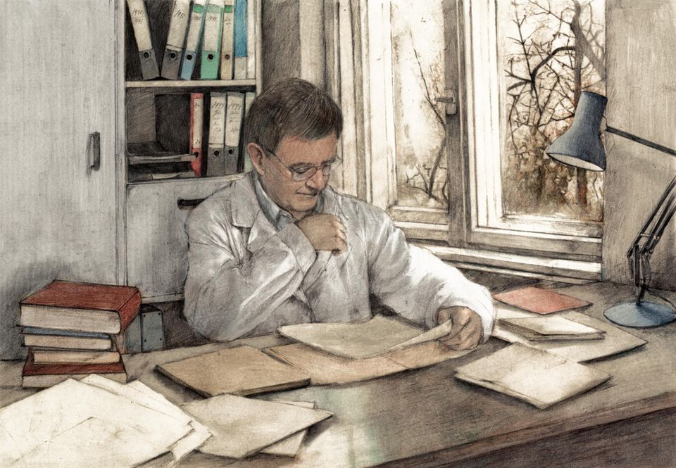 Friedrich Luft in seinem Arbeitszimmer: In den Jahren der Stagnation sah sich der Wissenschaftler einer wachsenden Zahl von Zweiflern gegenüber.