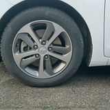 Er rollt ab Werk auf 16 Zöllern.