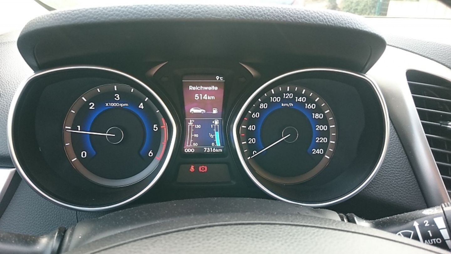 Der Tank fasst 53 Liter Dieseltreibstoff.