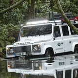 Wer mag, kann vor den Werkshallen mal richtig Offroad fahren.