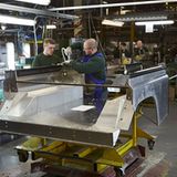 Hier wird mit Augenmaß gebohrt.