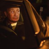 Auftrag ausgeführt: Zufrieden betrachtet Putin den Start einer Rakete. Mit digitaler Schere montiert der Moskauer Künstler bei seinen Arbeiten Köpfe von Politikern und Oligarchen in berühmte Malereien, Fotografien oder Filmszenen.