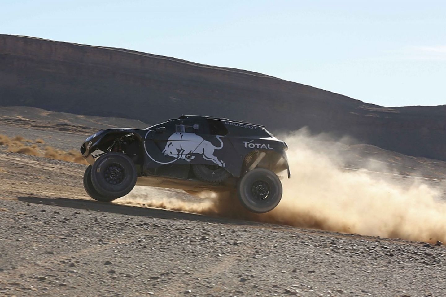 Der Peugeot 2008DKR ist noch brutaler geworden. Der Peugeot 2008DKR ist noch brutaler geworden.