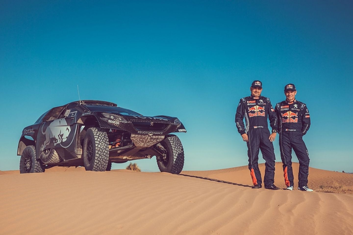 Eine Rallye-Legende fährt auch mit: Sebastien Loeb (rechts mit Beifahrer Daniel Elena.