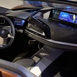 Das Cockpit des BMW i8 Spyder auf der CES 2016
