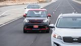 Auf der Autobahn gibt der autonom fahrende Kia Soul im Verkehr eine gute Figur ab