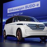 Herbert Diess hält seine Keynote auf der CES 2016