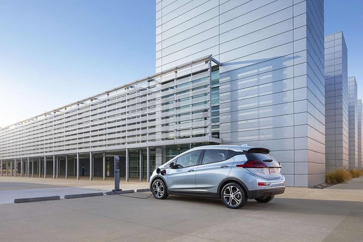 Der Chevrolet Bolt kostet rund 30.000 Dollar inklusive Vergünstigungen vom Staat