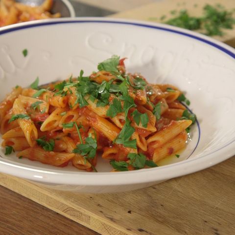 Kochen mit Denise: Penne all'arrabbiata - die schärfste Pasta Italiens