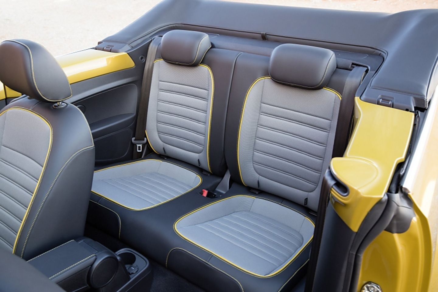 Der Fond des VW Beetle Dune 1.8 Turbo