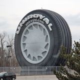 Vom Flughafen gen Detroit gibt es viele Hinweise auf die automobile Geschichte.