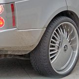 Verrückte Autofahrer gibt es hier natürlich auch.