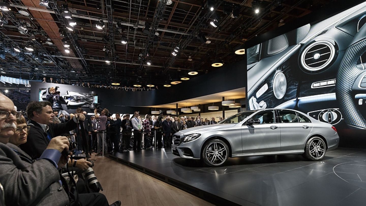 Mercedes E Klasse 2016 auf der NAIAS 2016