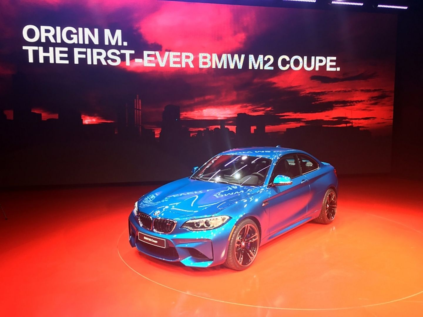BMW M2 mit 370 PS und dicken Backen