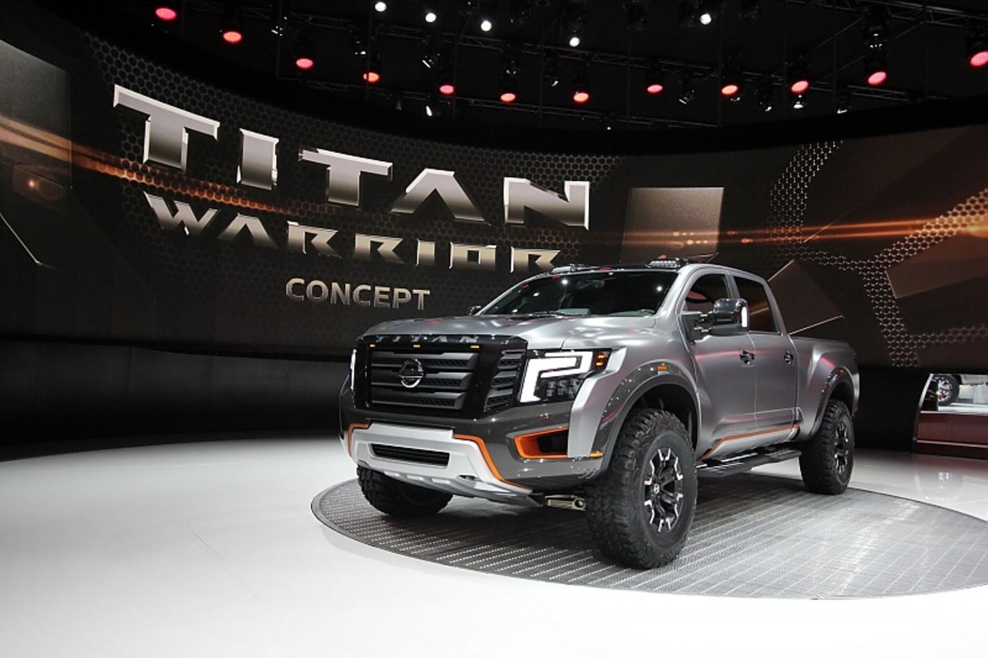 Nissan Titan Warrior Concept - soll den Raptor angreifen