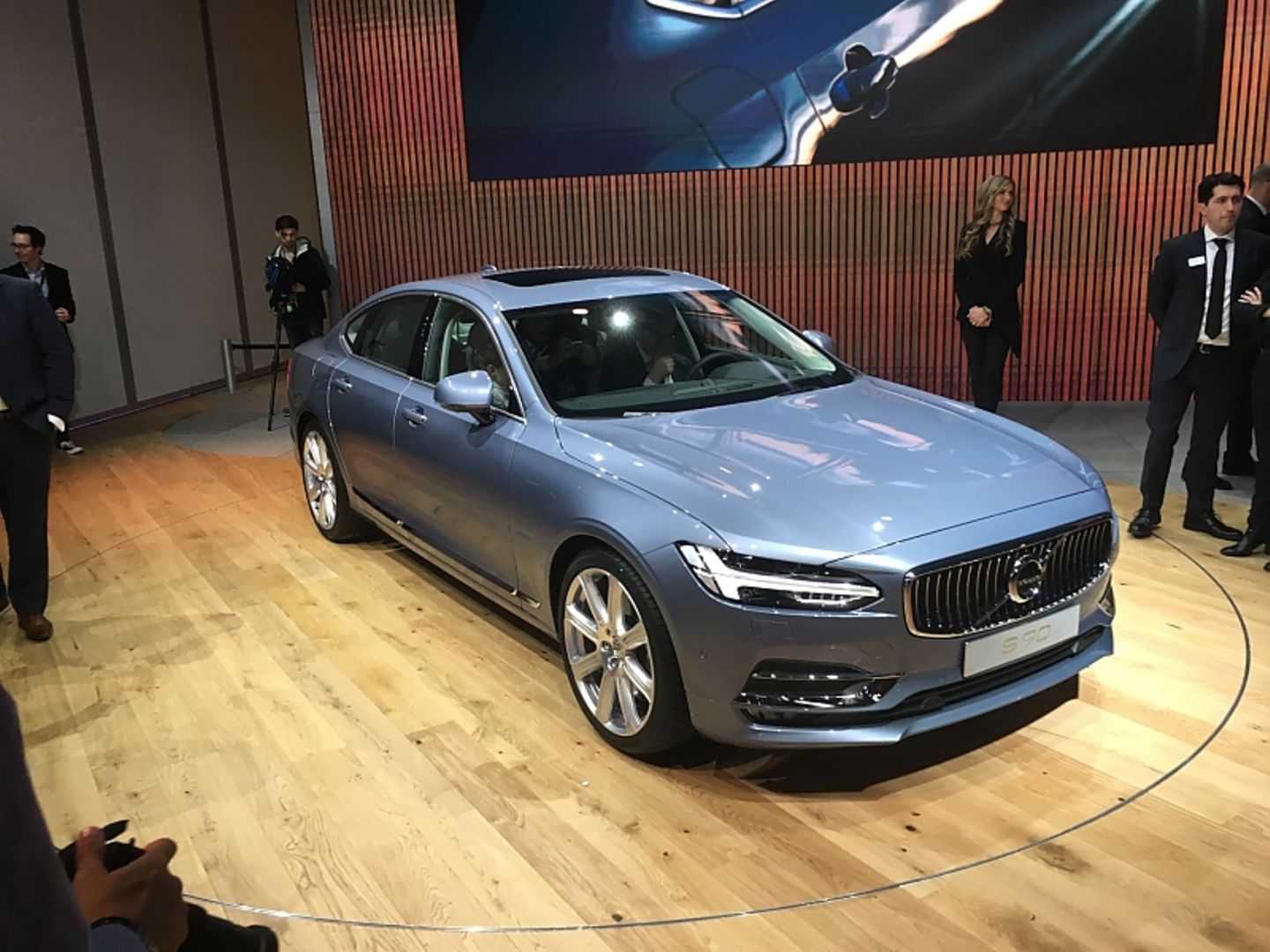 Volvo S90 - auf der Plattform des XC90 und auch nur mit vier Zylindern