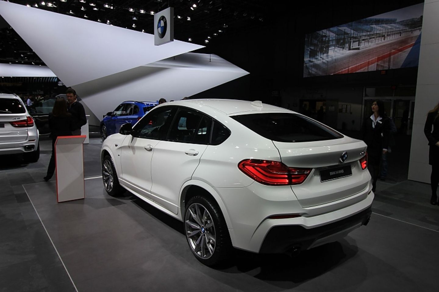 BMW X4 M40i mit 360 PS