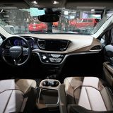 Das Cockpit ist modern