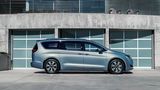 Der Chrysler Pacifica ist über fünf Meter lang