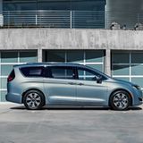 Der Chrysler Pacifica ist über fünf Meter lang