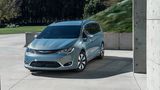 Neben dem konventionellen Antrieb mit einem V6-Motor, gibt es auch eine Plug-in-Hybrid-Variante