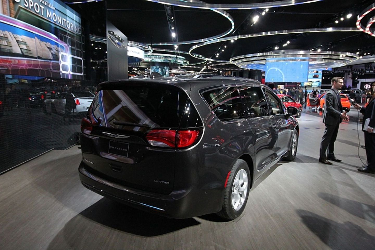 Die Hybrid-Version schafft in der Stadt einen Durchschnittsverbrauch von 2,94 Litern pro 100 Kilometer